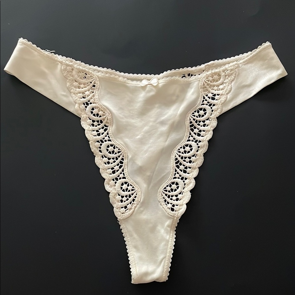 LOU Embroidered Thong Panty Made in France